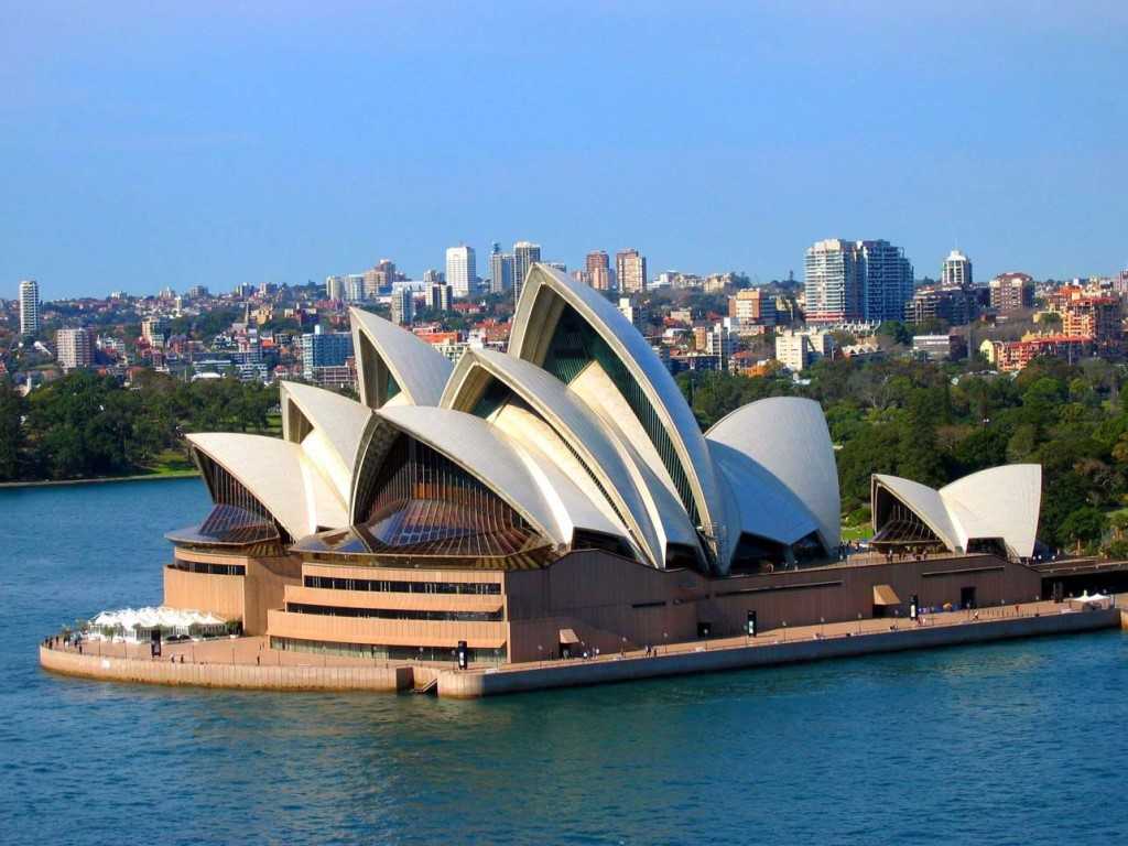 Фото Сиднейского Оперного Театра в Сиднее, Австралия Большая галерея качественных и красивых фотографий Сиднейского Оперного Театра, которые Вы можете смотреть на нашем сайте