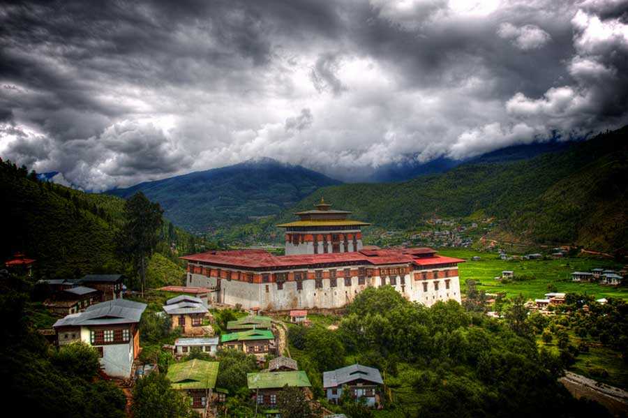 Королевский национальный парк Манас – старейшая заповедная территория горного королевства Бутан, известная далеко за пределами этой страны, благодаря богатству местной флоры и фауны.