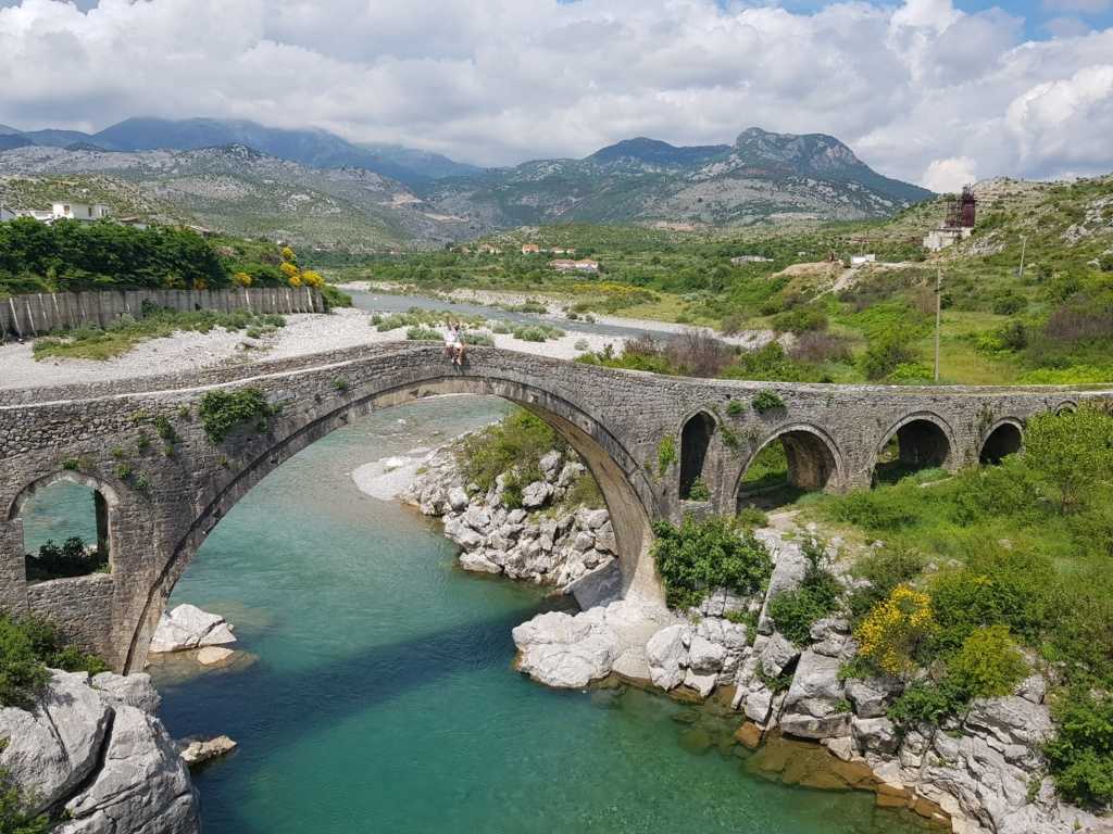 Путешествие в албанию: колоритный шкодер | voxpopuli