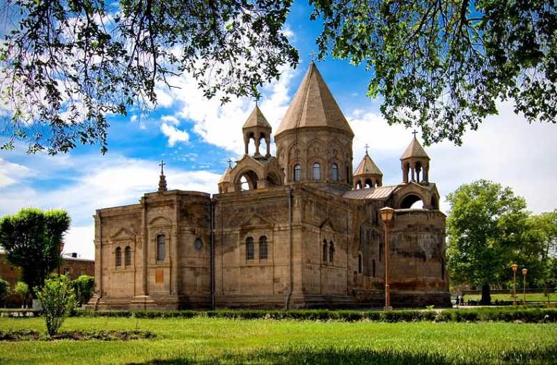 Кавказский узел | армянская апостольская церковь