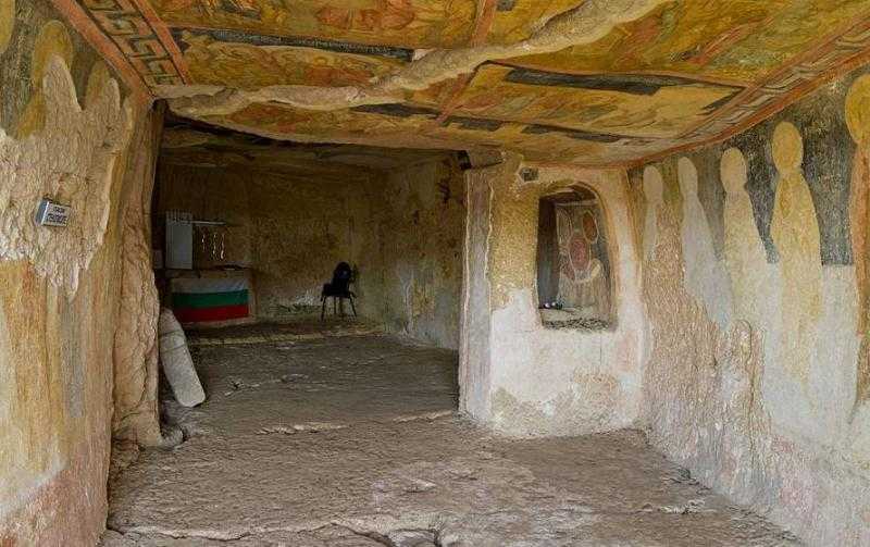 Пещерные церкви иваново и природный парк «русенский лом»