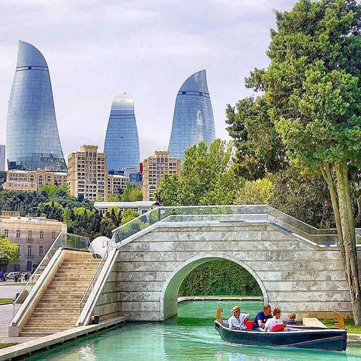 Дворцы Азербайджана: Дворец Ширваншахов, Дворец шекинских ханов