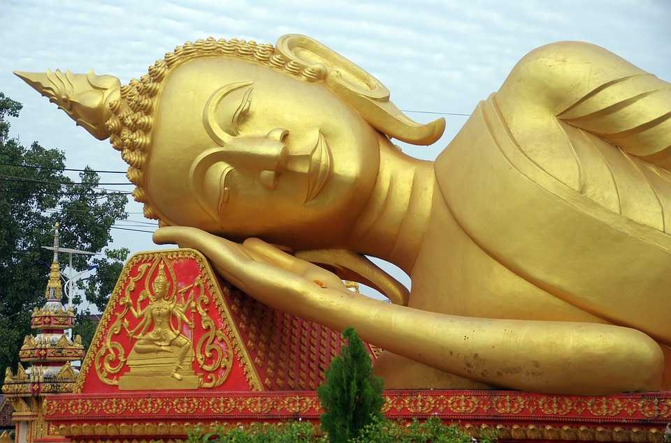 11 самых великих статуй будды