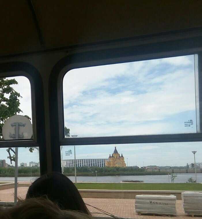 Как открыть окно в автобусе. Вид из окна автобуса. Автобусное окно. Окно автобуса. Вид с окна автобуса.