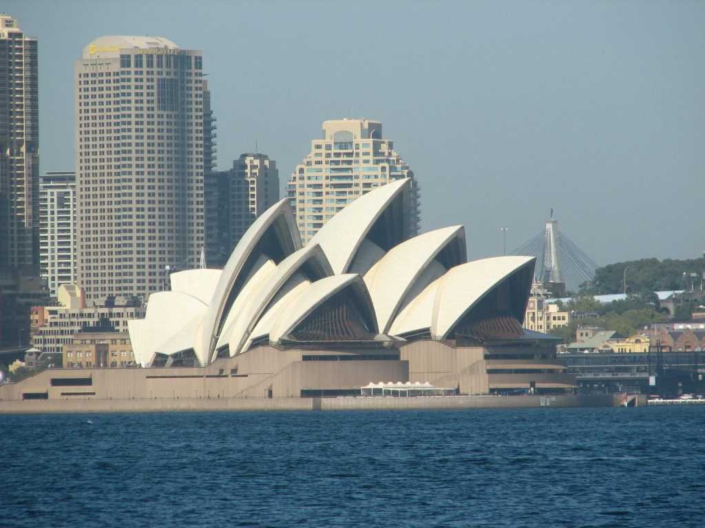 Сидней - крупнейший курортный город австралии