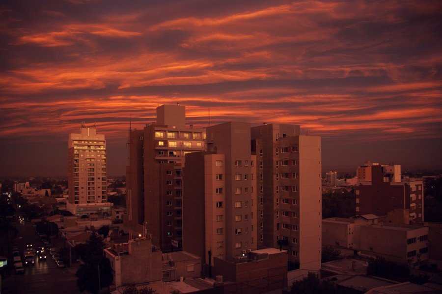 Неукен — город в Аргентине, расположен на волоке между реками Неукен и Лимай Столица провинции и административный центр департамента Конфлуенсия