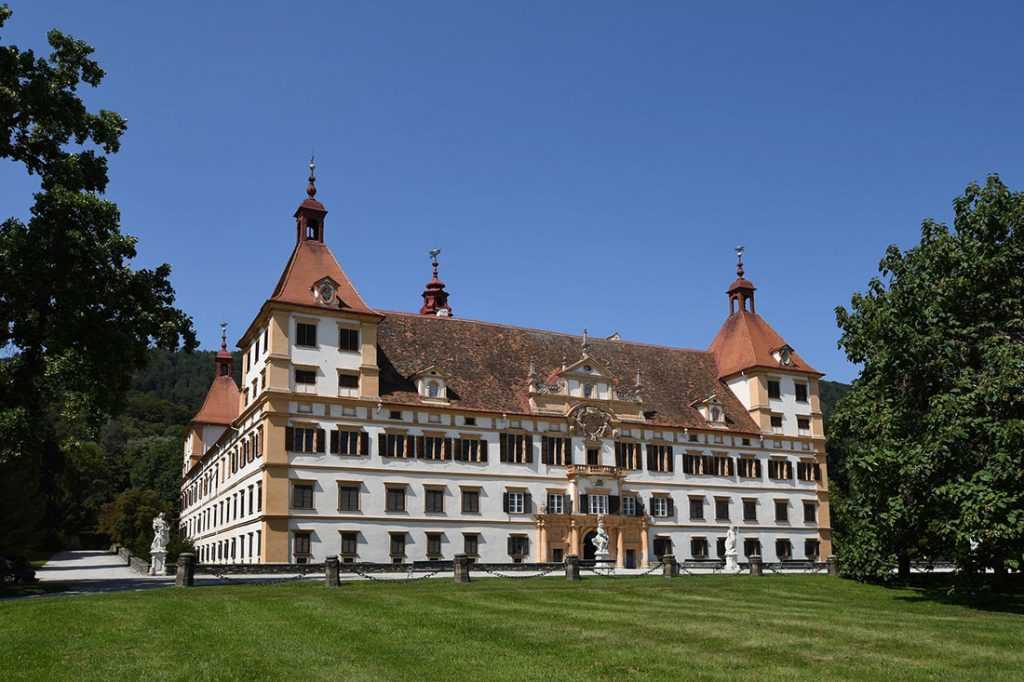 Самые запоминающиеся замки австрии