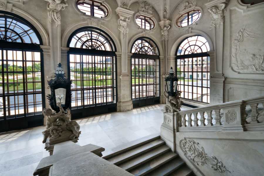 Версальский дворец: роскошь и унижения