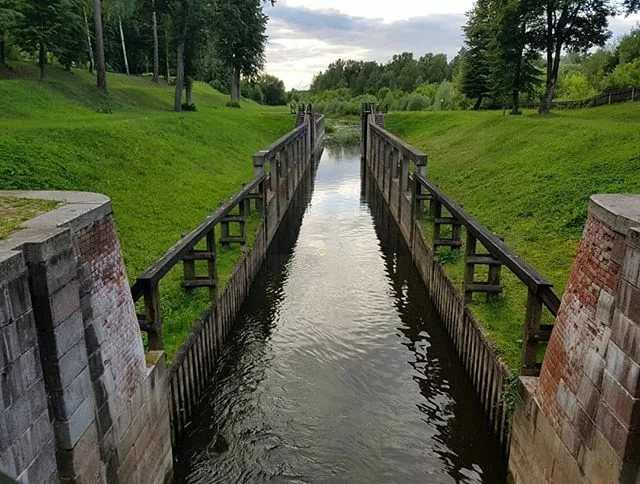 Августовский канал – выдающееся гидротехническое сооружение XIX века, один из крупнейших каналов Европы, включенный в предварительный Список всемирного наследия ЮНЕСКО.