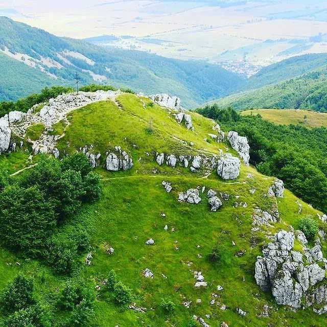 Шипкинский перевал — проход в Балканских горах, через который проложено шоссе между болгарскими городами Габрово и Казанлык. Перевал имеет высоту 1185 м и получил свое название по находящемуся неподалеку городу Шипка.