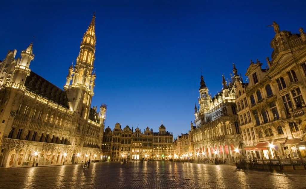 Фото Площади Гран-Плас в Брюсселе, Бельгия. Большая галерея качественных и красивых фотографий Площади Гран-Плас, которые Вы можете смотреть на нашем сайте...