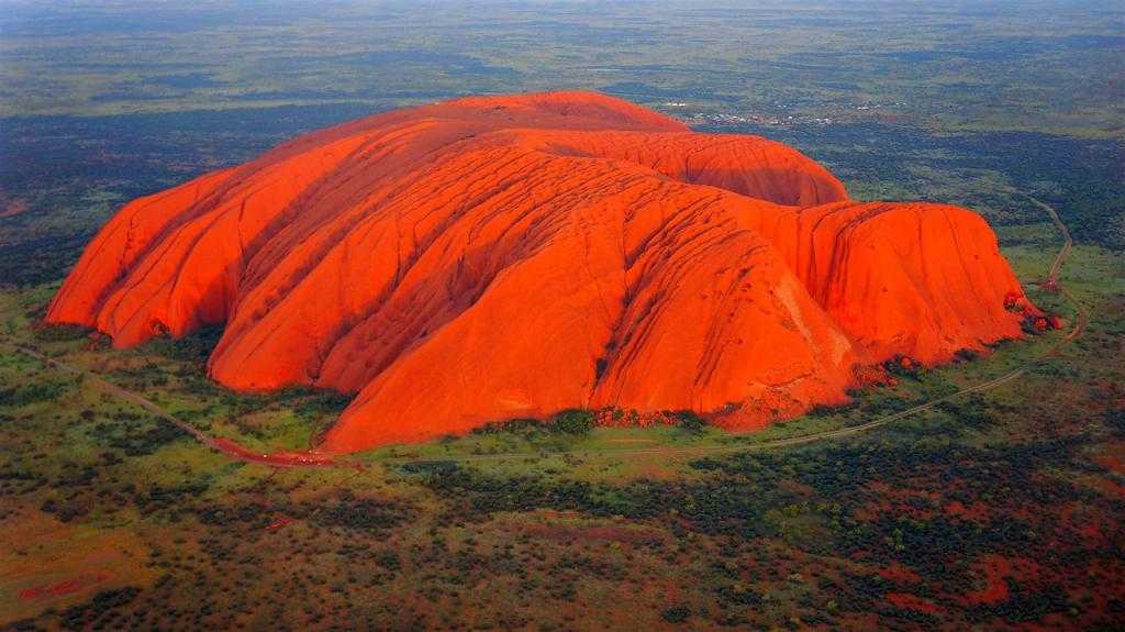 Знаменитая гора улуру в австралии | чудеса природы