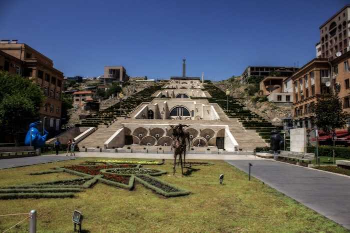 Фото Каскада в Ереване в Ереване, Армения Большая галерея качественных и красивых фотографий Каскада в Ереване, которые Вы можете смотреть на нашем сайте