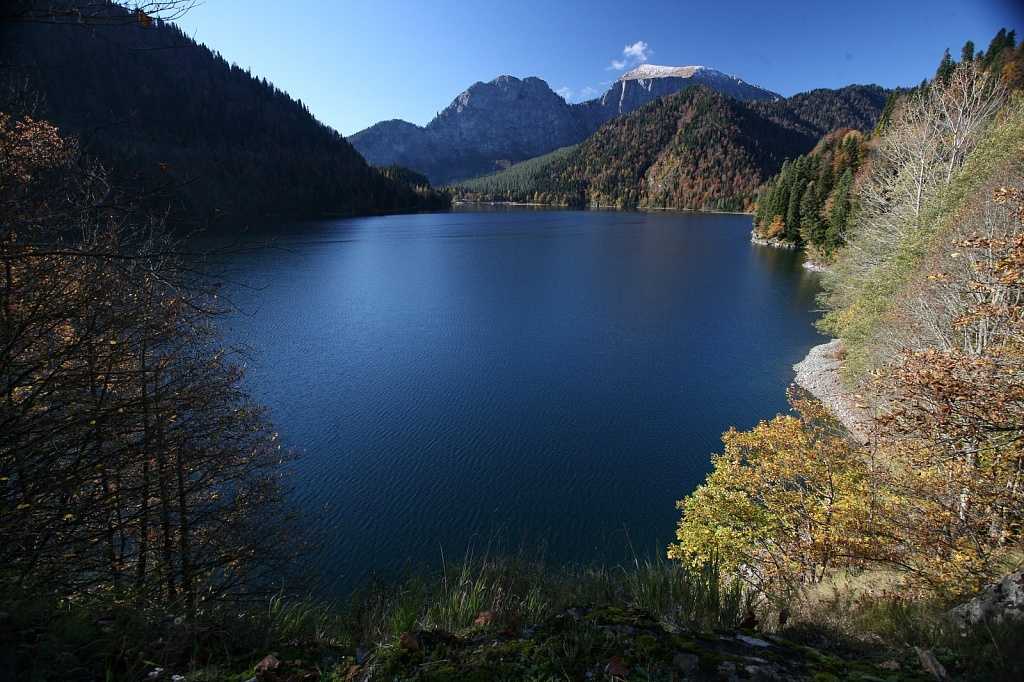 Озеро рица фото