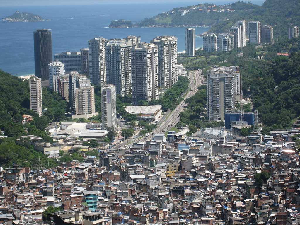 Фавелы: «государства в государстве» (бразилия)