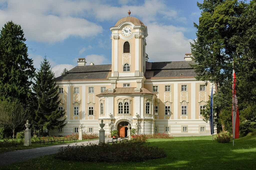 Земельный музей верхней австрии (замок линца)