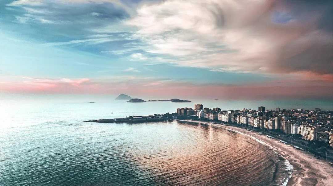 Набережные Рио-де-Жанейро: Пляж Копакабана...