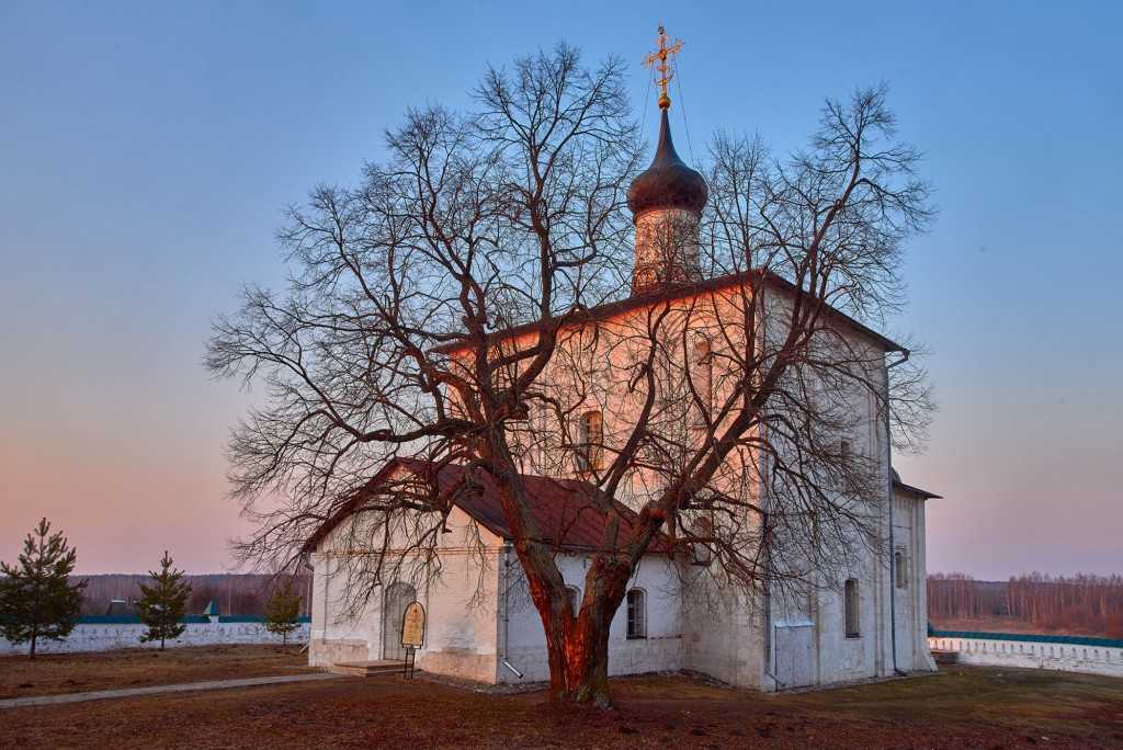 Ростовский борисоглебский монастырь - знаменитая обитель на пути из ростова в углич