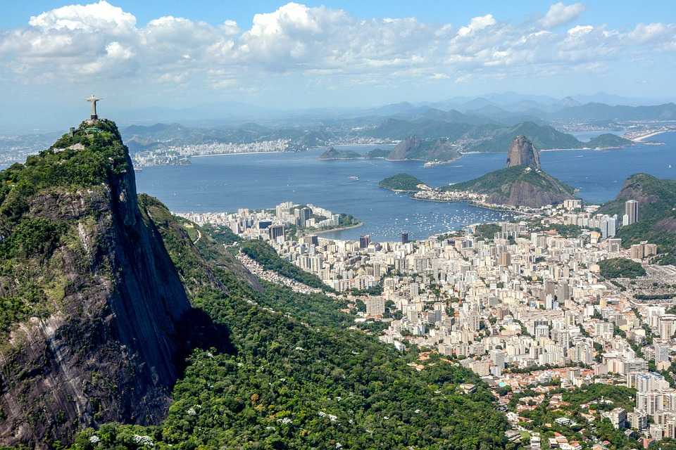Скалы Рио-де-Жанейро: Гора Сахарная голова...