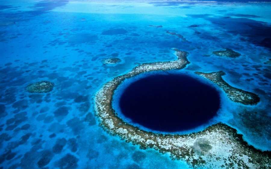 Фото Голубой дыры Дина на Багамах. Большая галерея качественных и красивых фотографий Голубой дыры Дина, которые Вы можете смотреть на нашем сайте...