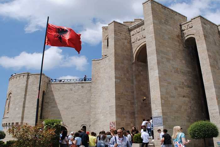 Фото города Шкодер в Албании Большая галерея качественных и красивых фотографий Шкодера, на которых представлены достопримечательности города, его виды, улицы, дома, парки и музеи