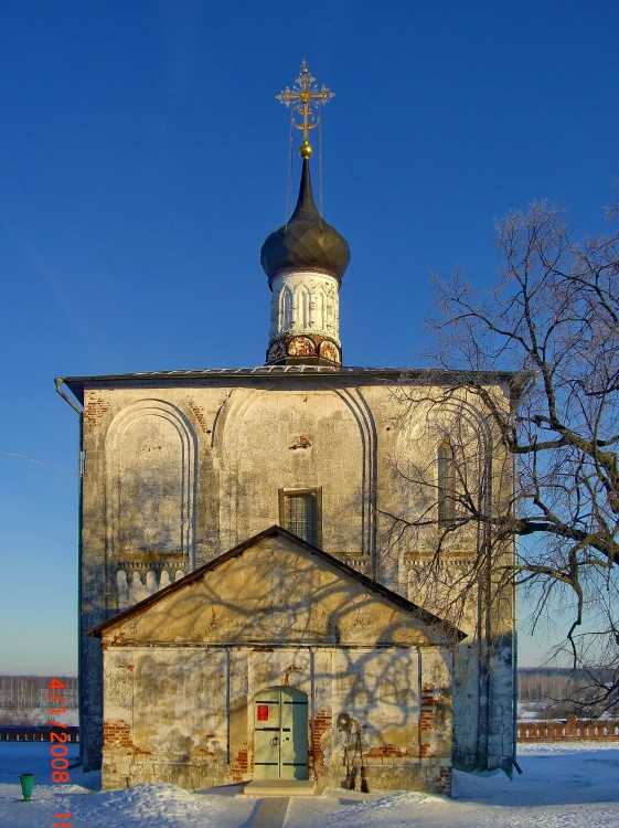 Борисоглебский монастырь: как он стал «домашним» для царей и какой удивительный святой жил здесь?