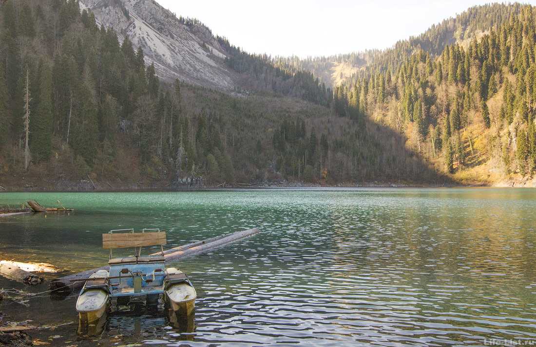 Озеро рица, абхазия — города и районы, экскурсии, достопримечательности озера рица от «тонкостей туризма»