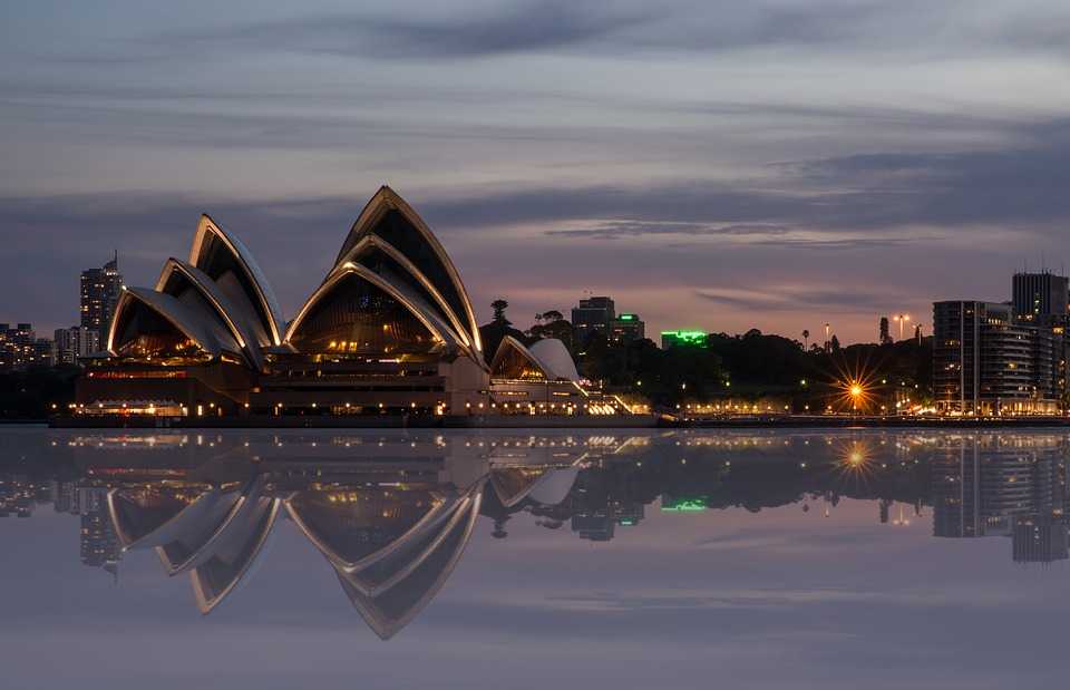 Города Австралии Список городов Австралии, от крупных до небольших, с описанием и множеством фотографий Сидней, Канберра, Перт, Мельбурн, Дарвин, Аделаида, Брисбен, Хобарт