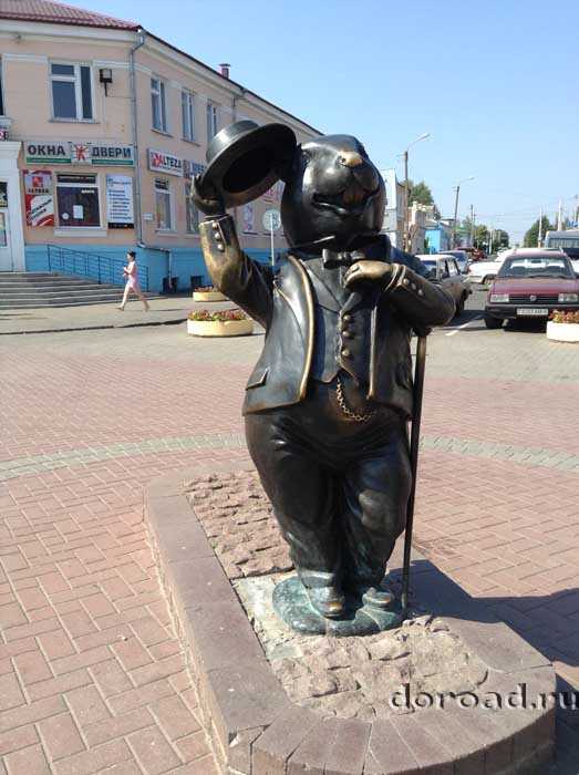 «туристы покупали мою статуэтку бобра в подарок обаме». как бобруйчанин зарабатывает на символе города
