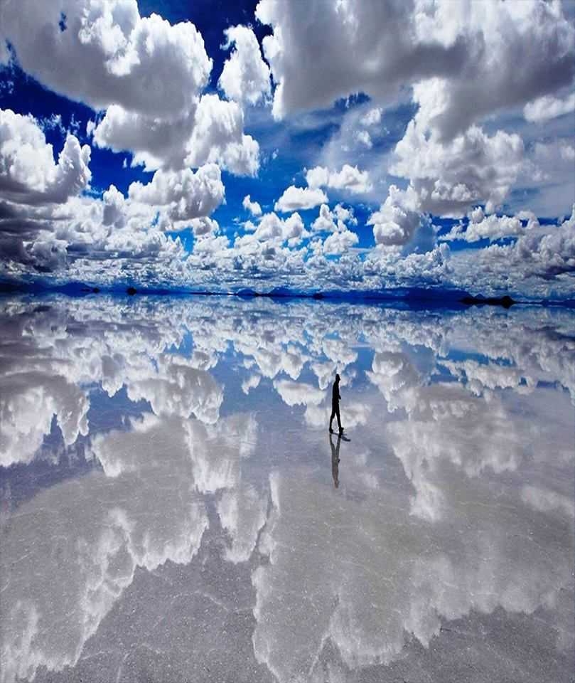 Солончак уюни в самое большое природное зеркало