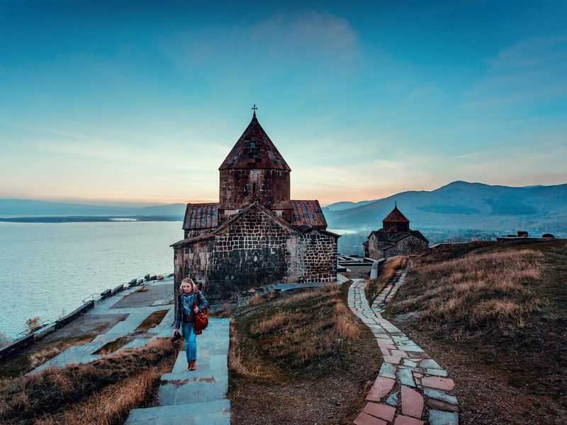 Озеро севан и монастырь севанаванк: посетим самое красивое место в армении