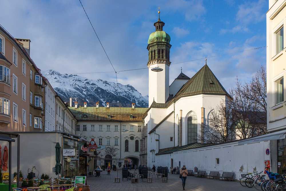 Фото Замка Амбрас в Инсбруке, Австрия Большая галерея качественных и красивых фотографий Замка Амбрас, которые Вы можете смотреть на нашем сайте
