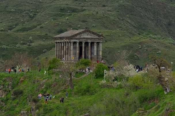 Список храмов армении