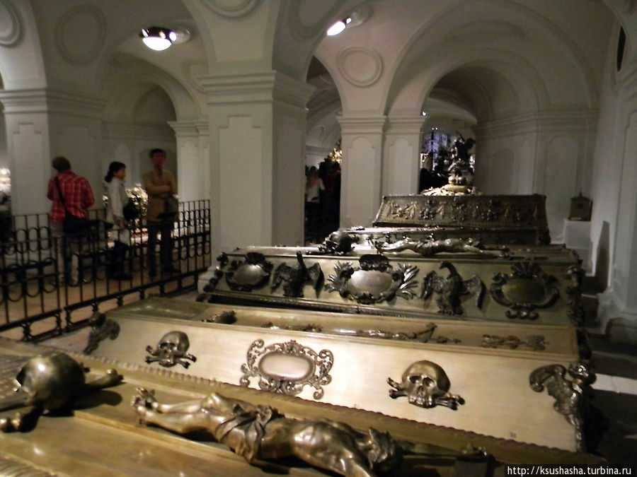 Фото Императорского склепа в Вене, Австрия Большая галерея качественных и красивых фотографий Императорского склепа, которые Вы можете смотреть на нашем сайте