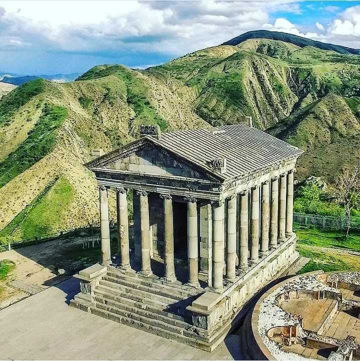 Достопримечательности  армении. храм  гарни - страна мам