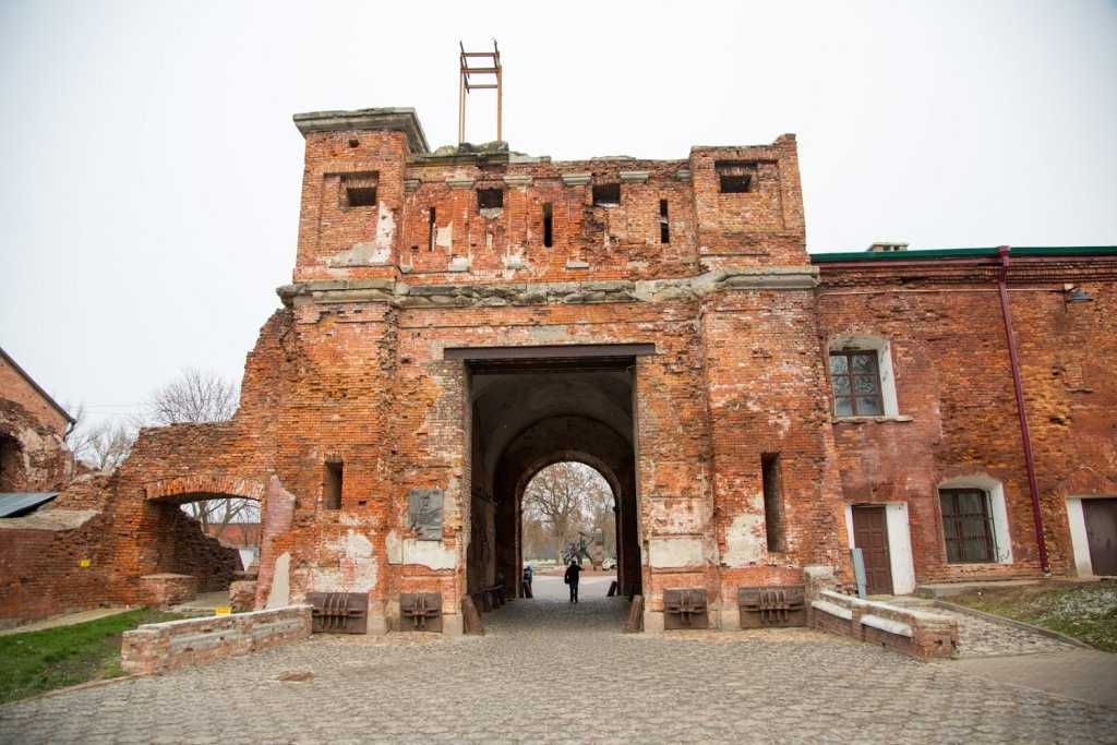 Брестская крепость: история, описание, фото