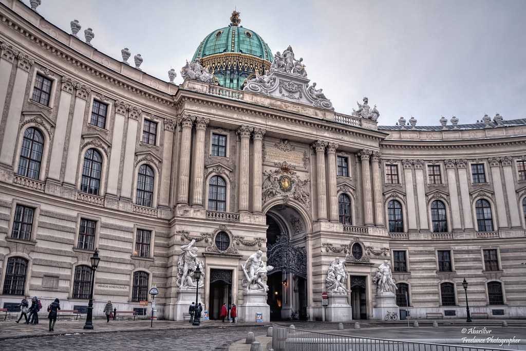 Хофбург - императорский дворец в вене. описание, фото.