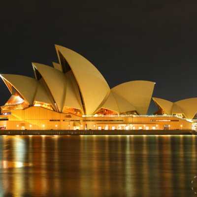 Узнай где находится Сиднейский Оперный Театр на карте Сиднея (С описанием и фотографиями) Сиднейский Оперный Театр со спутника