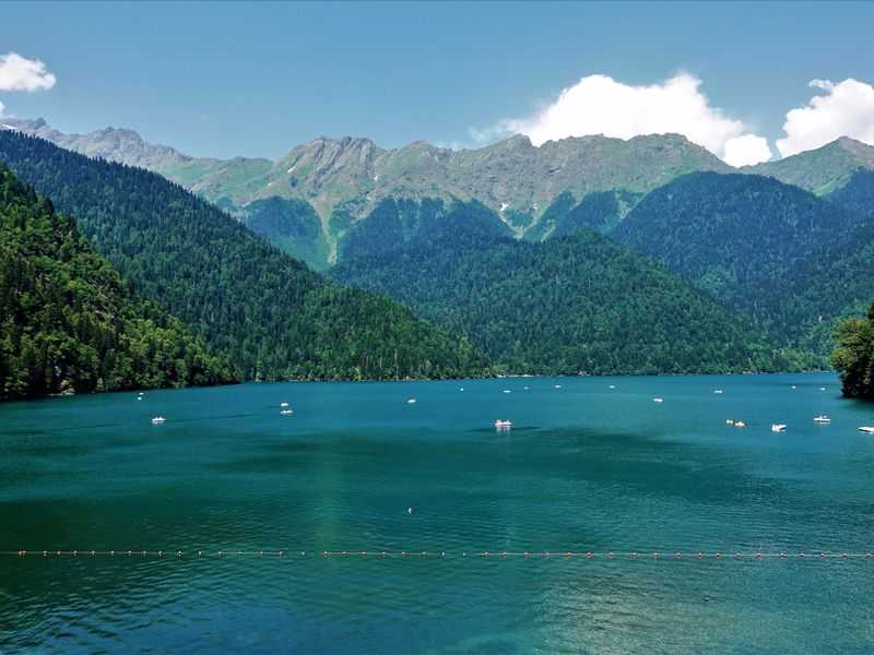 Озеро рица: удивительная драгоценность абхазии
