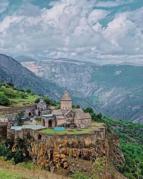 Татевский монастырь в армении и самая длинная канатная дорога в мире "крылья татева"