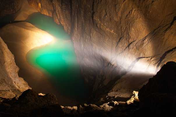 Фото Новоафонской пещеры в Абхазии Большая галерея качественных и красивых фотографий Новоафонской пещеры, которые Вы можете смотреть на нашем сайте