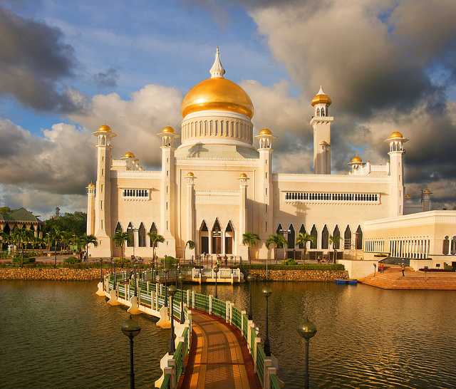 Бруней даруссалам или страна, где наш паспорт делает англосаксов • 05/10/2019