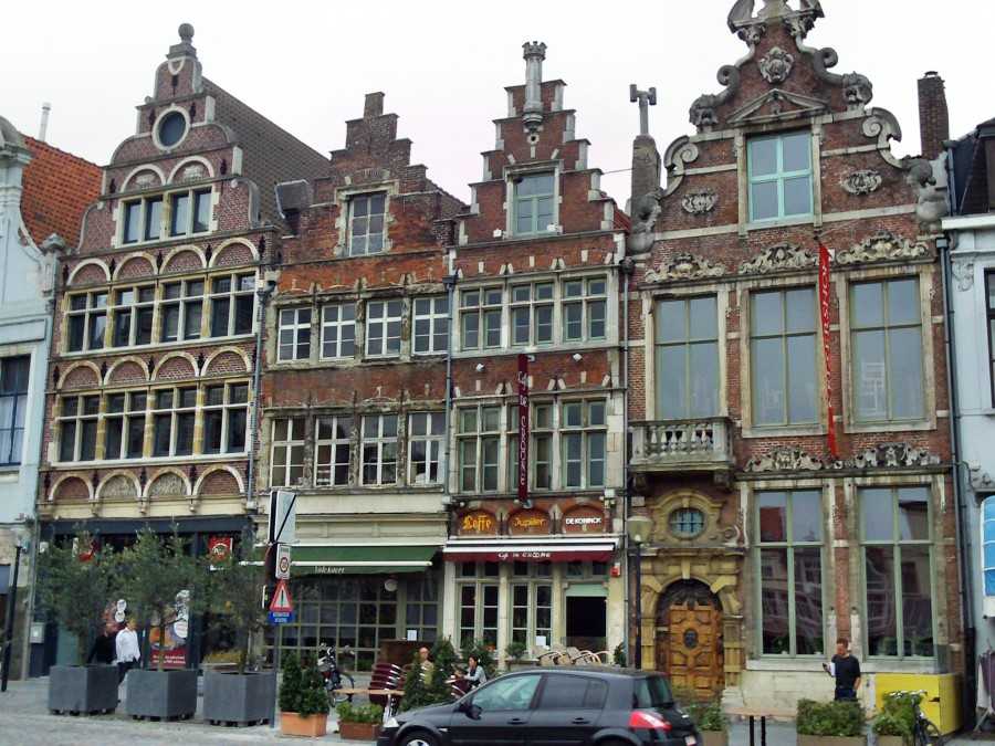 Фото города Лёвен в Бельгии. Большая галерея качественных и красивых фотографий Лёвена, на которых представлены достопримечательности города, его виды, улицы, дома, парки и музеи.