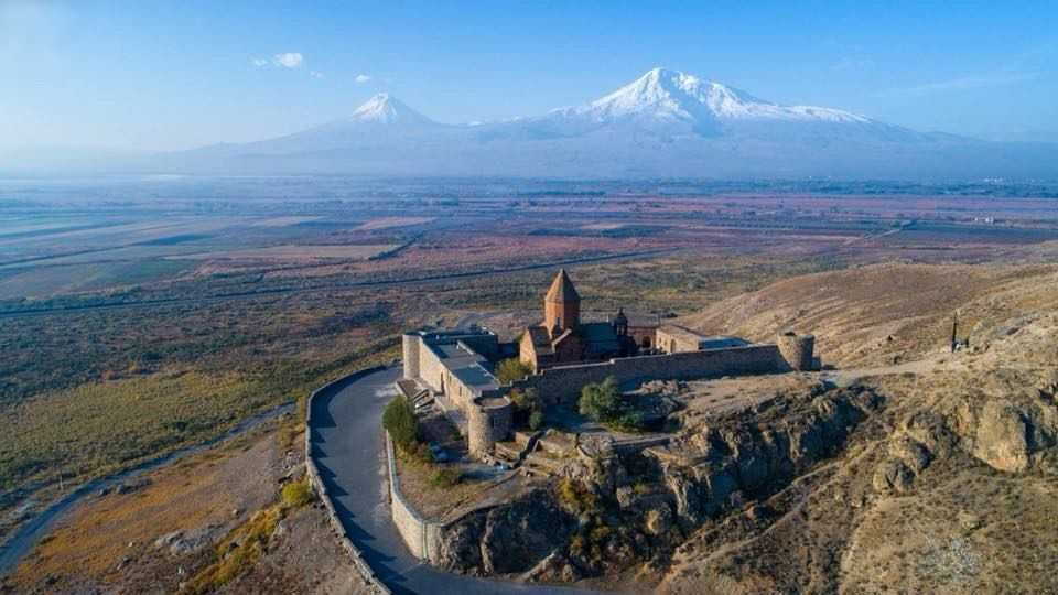 Узнай где находится Монастырь Хор Вирап на карте Армении (С описанием и фотографиями) Монастырь Хор Вирап со спутника