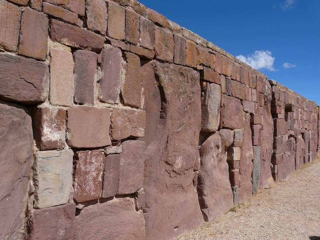 В боливии археологи нашли ритуальные сосуды цивилизации тиуанако
