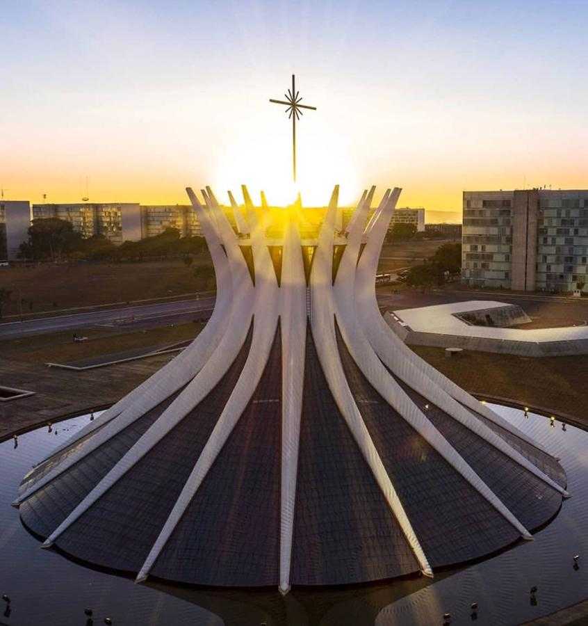 Фото Кафедрального собора в Бразилиа в Бразилиа, Бразилия. Большая галерея качественных и красивых фотографий Кафедрального собора в Бразилиа, которые Вы можете смотреть на нашем сайте...