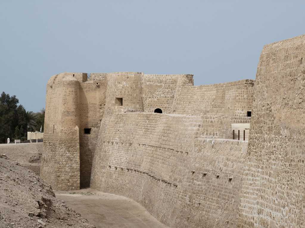 Развалины крепости калат-аль-бахрейн
