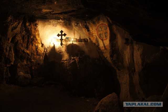 Пещера с рисунками древних людей была продана за 2,2 миллиона долларов - hi-news.ru