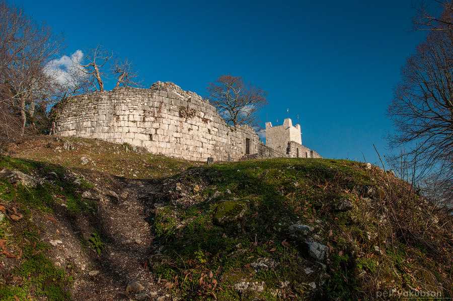Анакопийская крепость: легенды древней цитадели