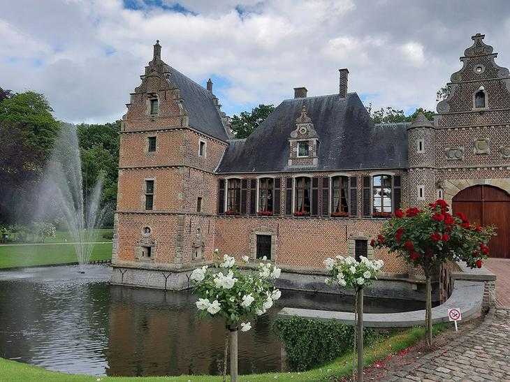 Дворцы Бельгии: Дворец правосудия, Лакенский дворец...